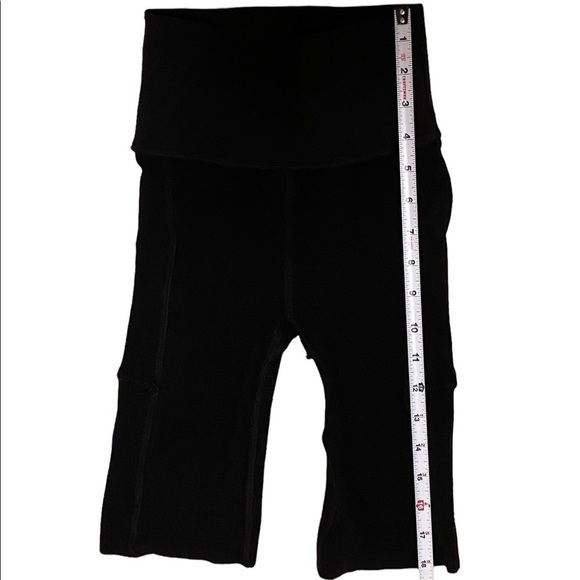 NWTFabletics Discontinued Compression, High-Waisted SculptKnit® Pocket Short NEW - Picture 7 of 13